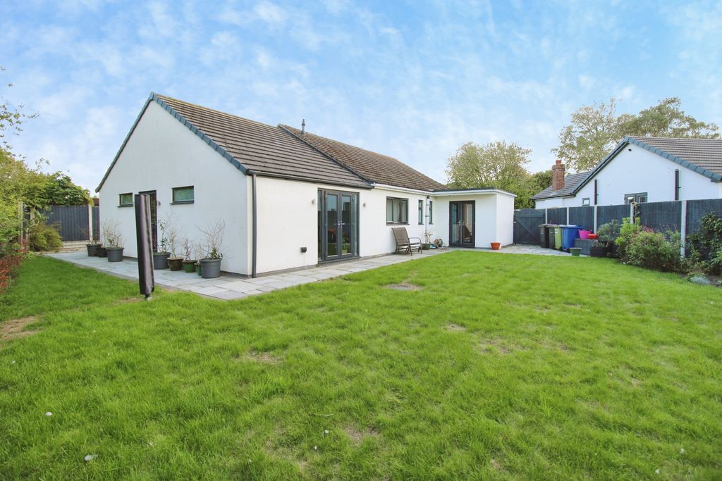 Property photo 2 of 21