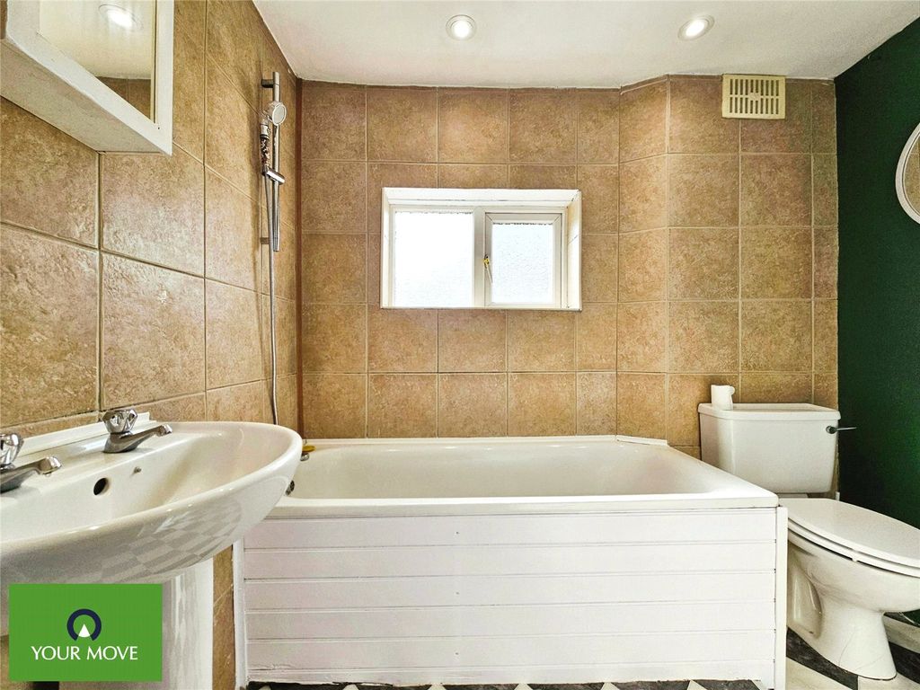 Property photo 3 of 8 Bathroom