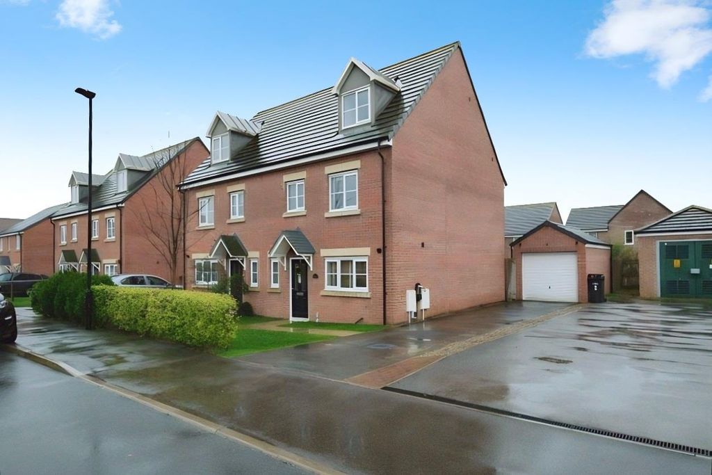 Property photo 1 of 15 18Ef83Ac-Dscf1671 20Medium 20 28002 29.Jpeg