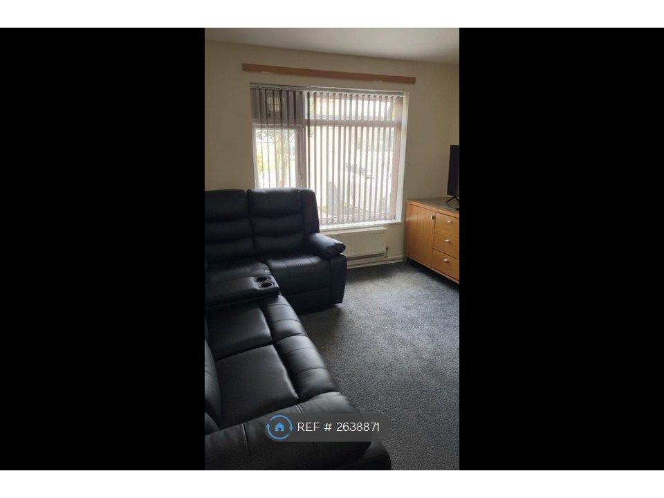 Property photo 1 of 8 Hall