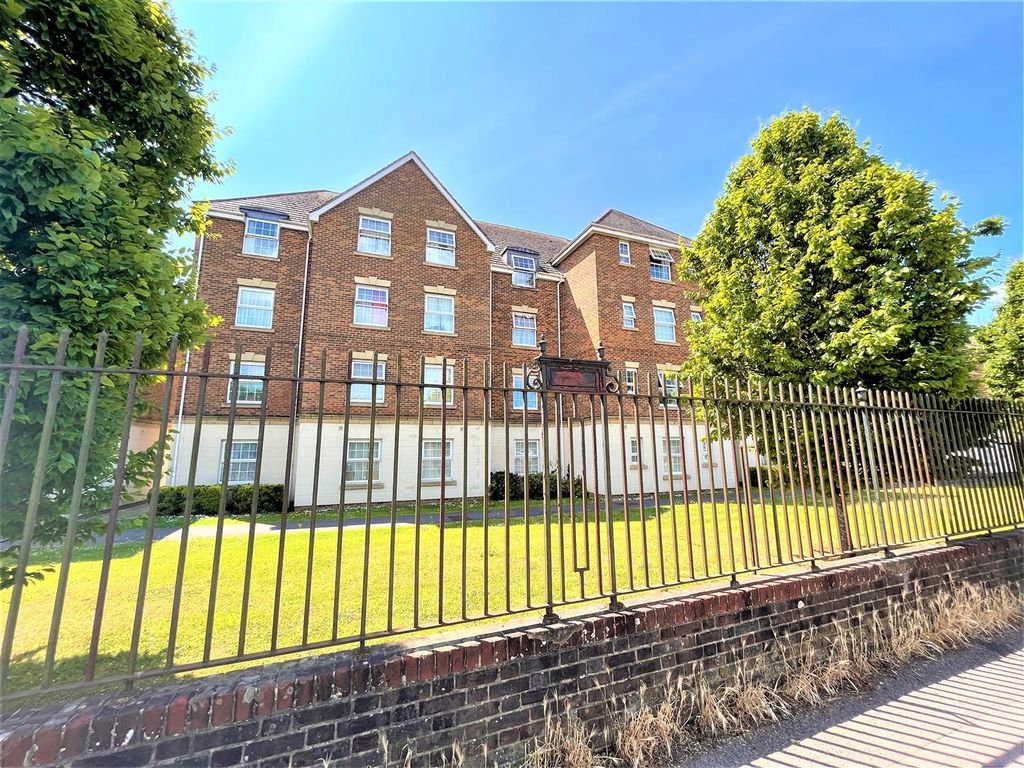 Property photo 1 of 13