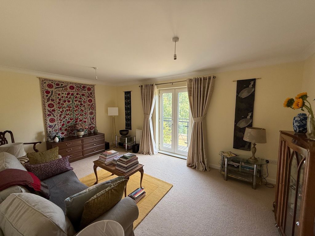 Property photo 3 of 21