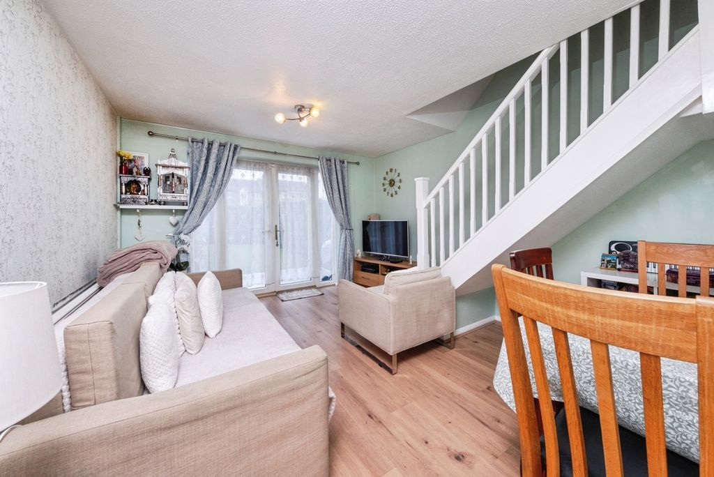 Property photo 2 of 16 Pbox-Img.Jpg