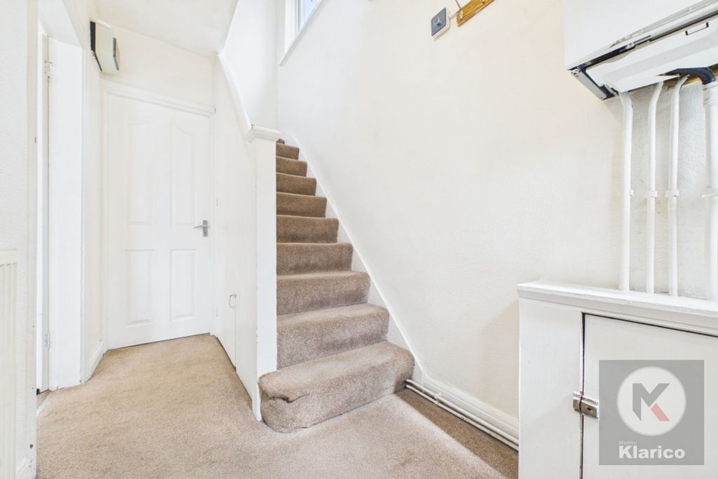 Property photo 2 of 16 Hall