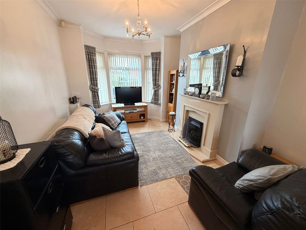 Property photo 2 of 33 Picture No. 27