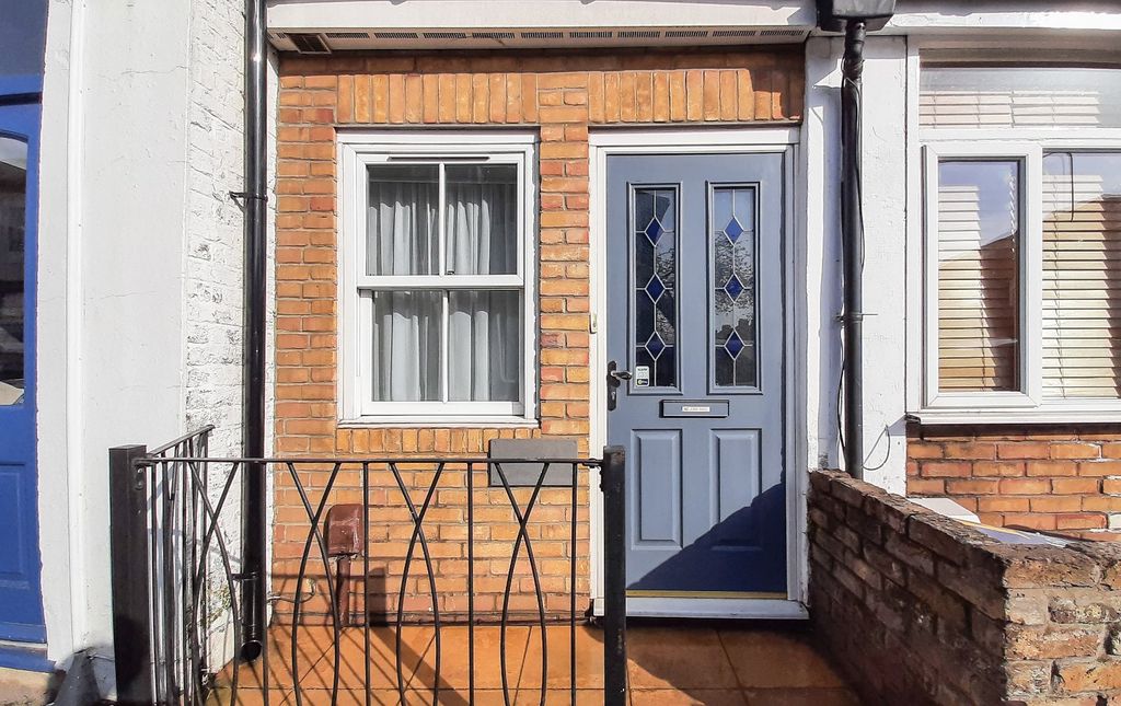 Property photo 1 of 28