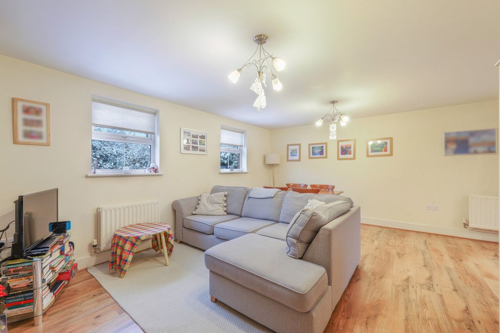 Property photo 2 of 7