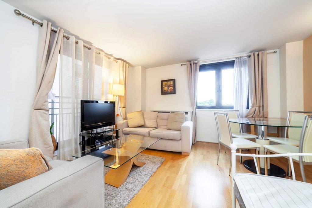 Property photo 3 of 9