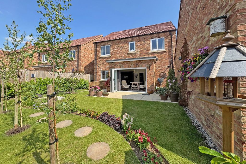 Property photo 2 of 19
