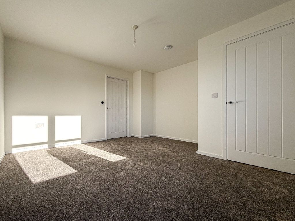 Property photo 2 of 15 4427824