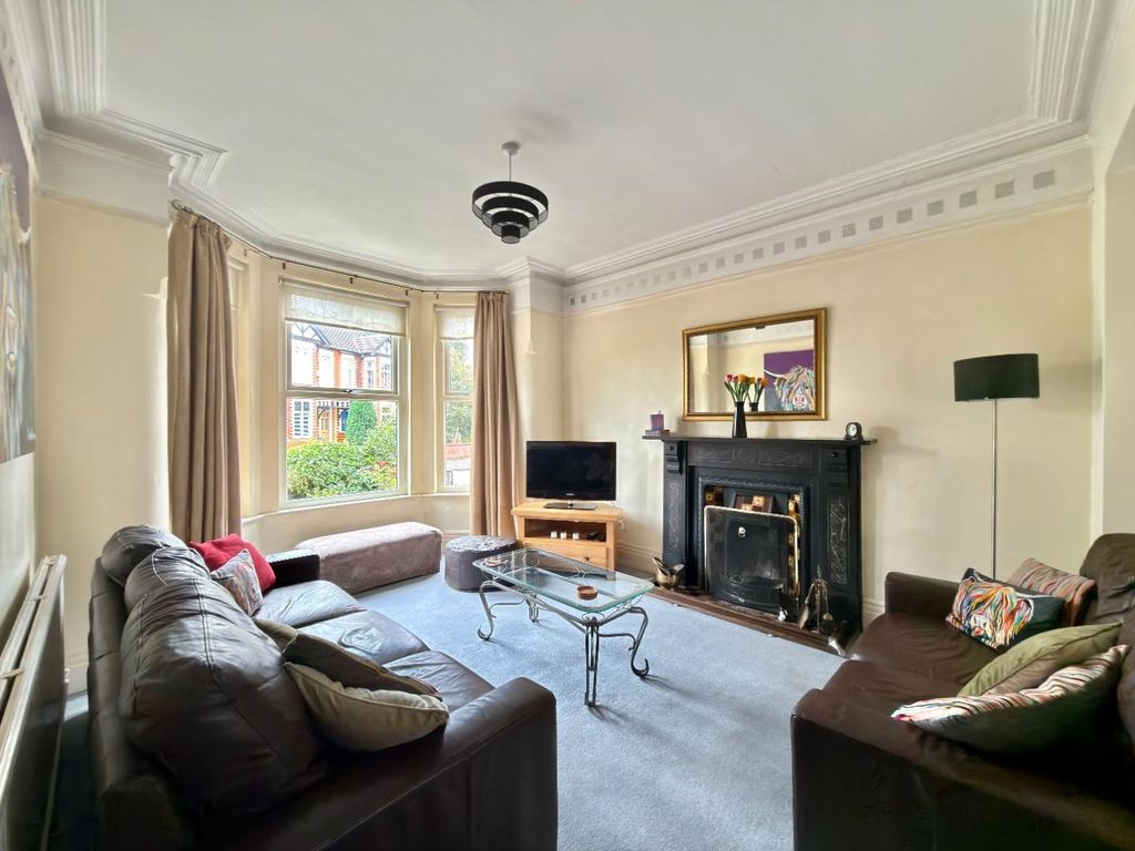 Property photo 2 of 32