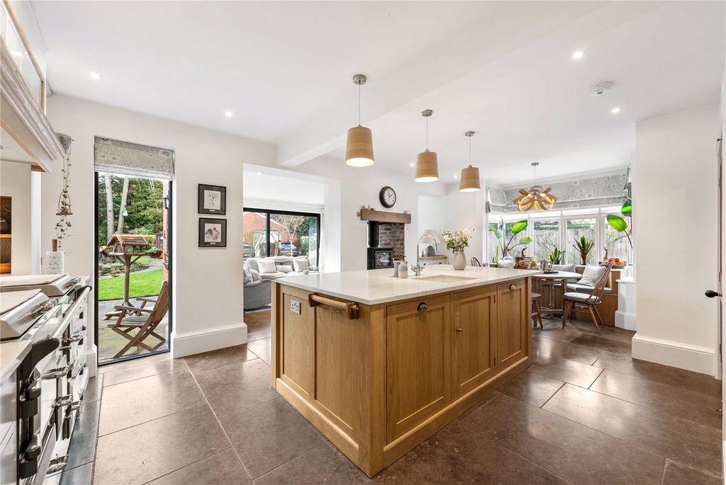 Property photo 3 of 30 Kitchen