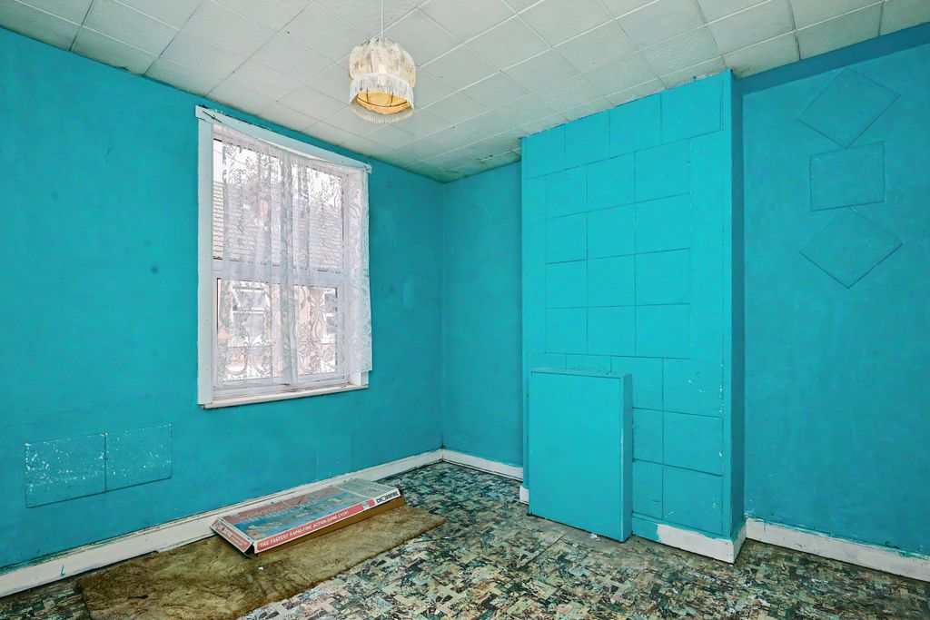 Property photo 2 of 18 27 Garnet Street, Netherfield, Nottingham, Ng4 2Fb