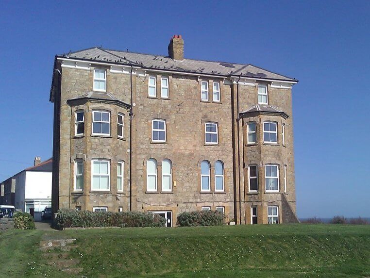 Property photo 1 of 2