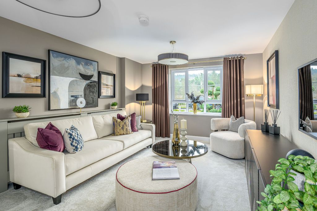 Property photo 2 of 10 Front Lounge In 4 Bedroom Home