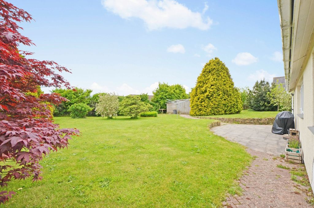 Property photo 2 of 26