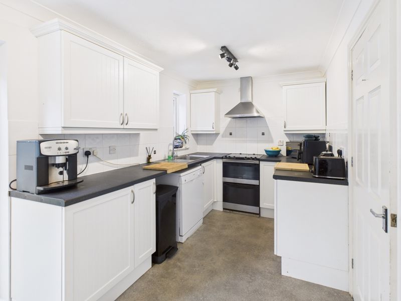 Property photo 3 of 12 Kitchen/Diner
