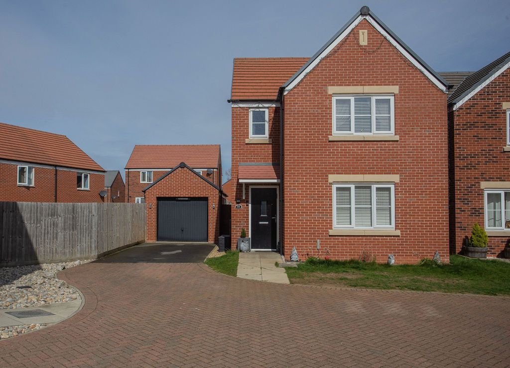 Property photo 2 of 19 02