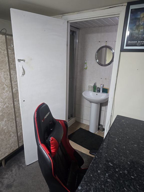 Property photo 3 of 5