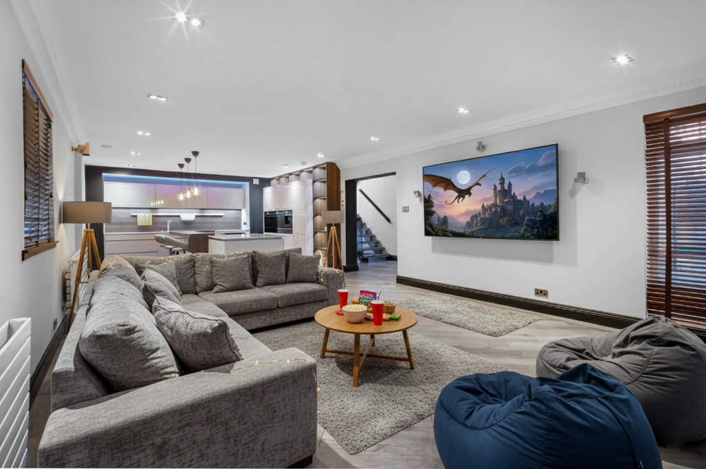 Property photo 2 of 26