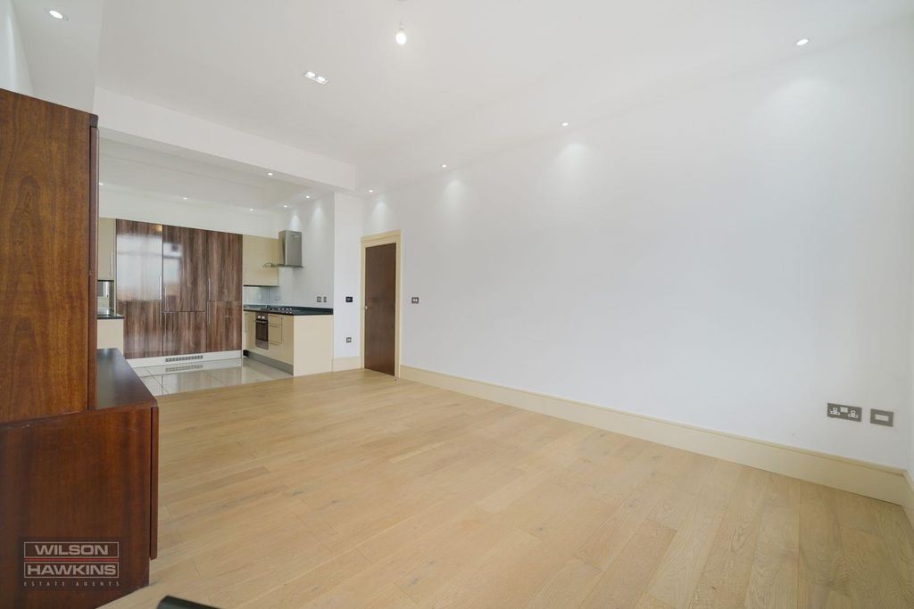 Property photo 2 of 13 Flat 5, Time Building - Xpetnyuibedignduxq0S.Jpg