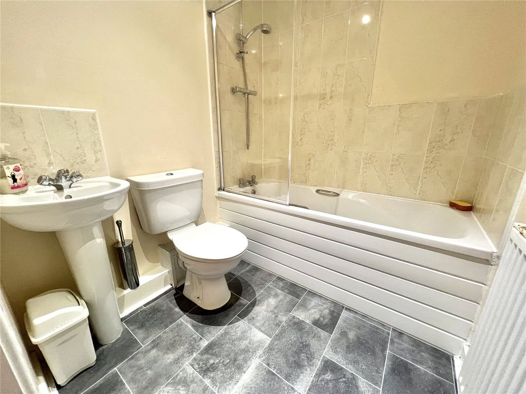 Property photo 3 of 12 Picture No. 02