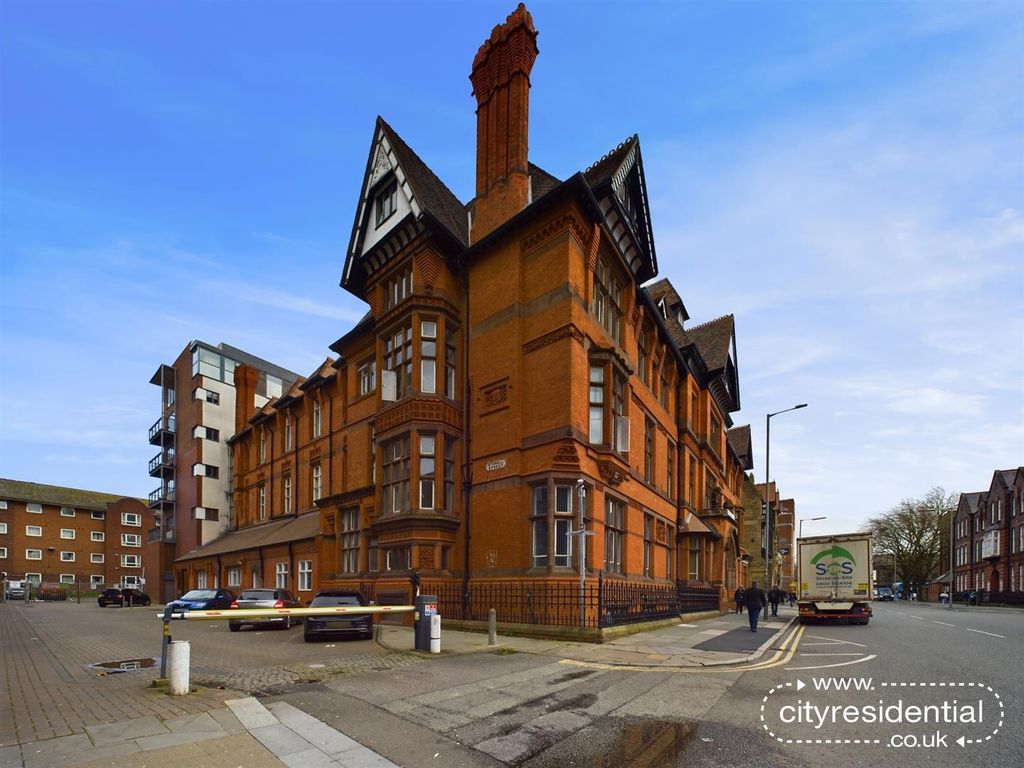 Property photo 2 of 14