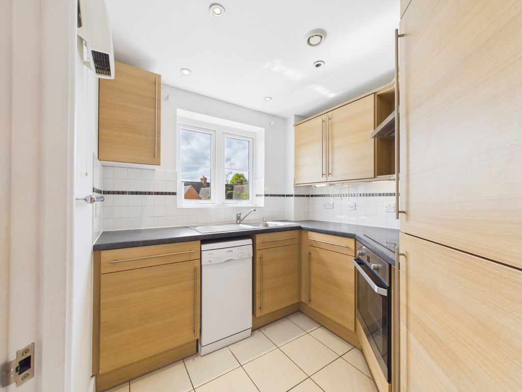 Property photo 2 of 14 Kitchen