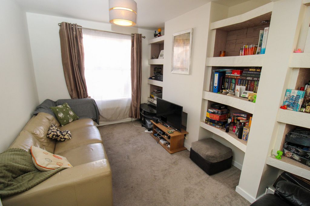 Property photo 2 of 16