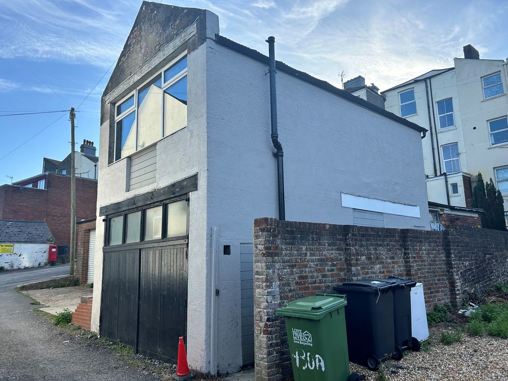 Property photo 1 of 4 New Front 2