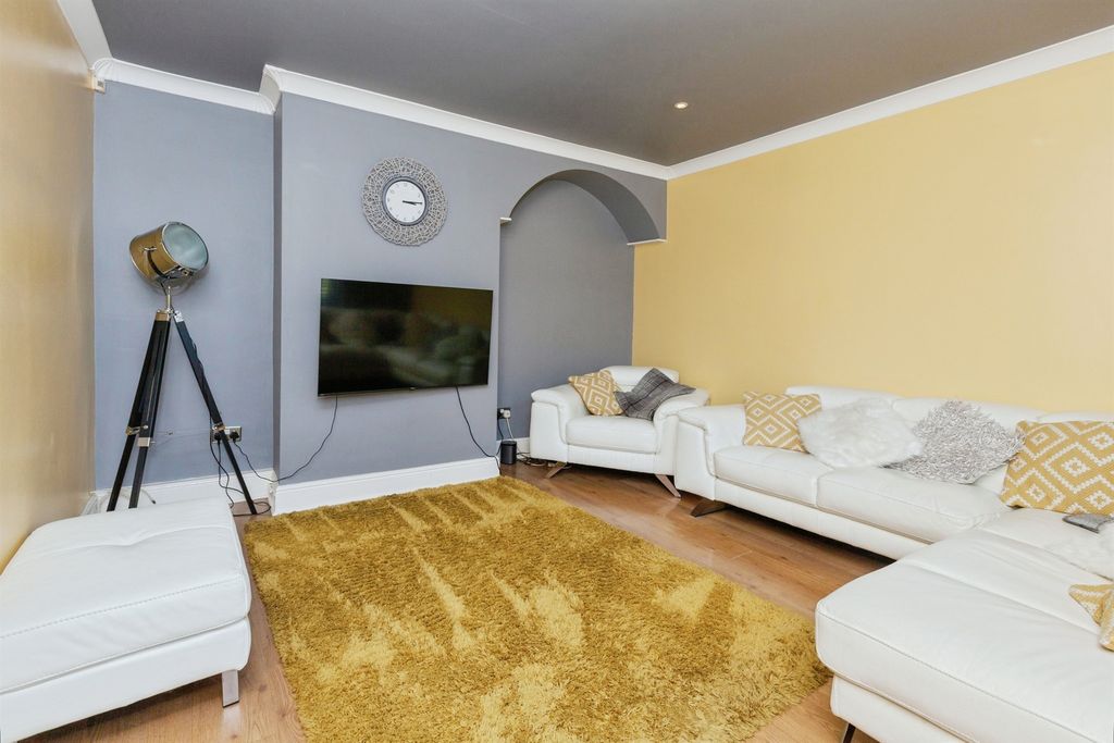 Property photo 3 of 19