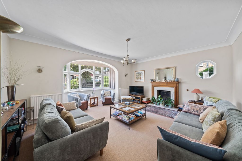 Property photo 2 of 36