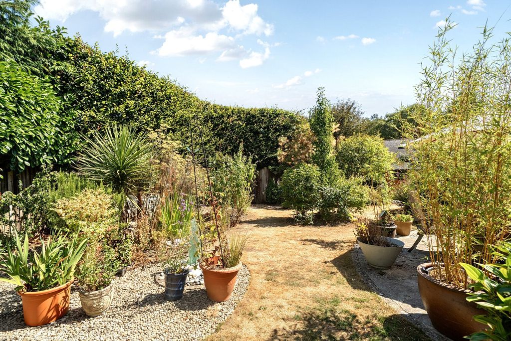Property photo 2 of 16 Garden