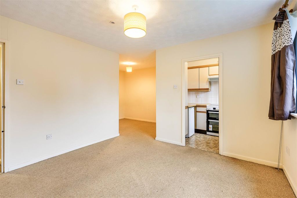 Property photo 2 of 10 Img (12).Jpg