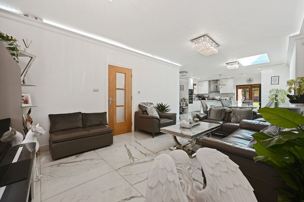 Additional image 8 of 5 bed semi-detached house for saleCostons Avenue, Greenford UB6