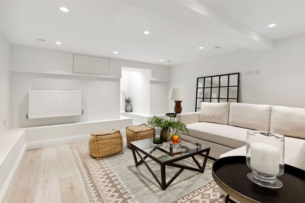 Additional image 9 of 4 bed semi-detached house for saleWindmill Road, Hampton Hill TW12