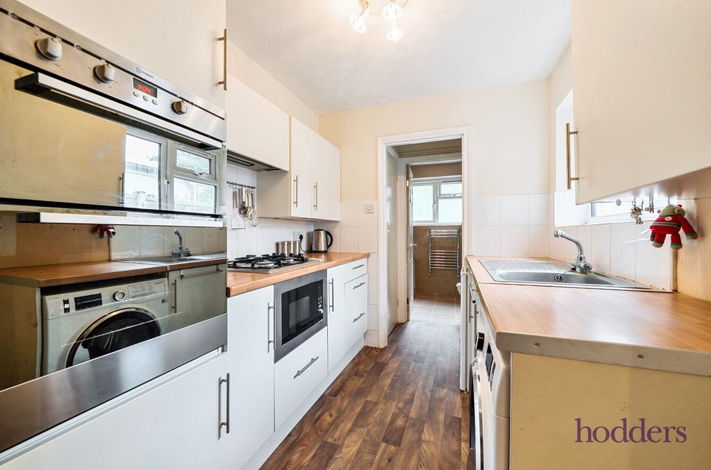 Property photo 3 of 20 9F1B858F-A14c-4F1...