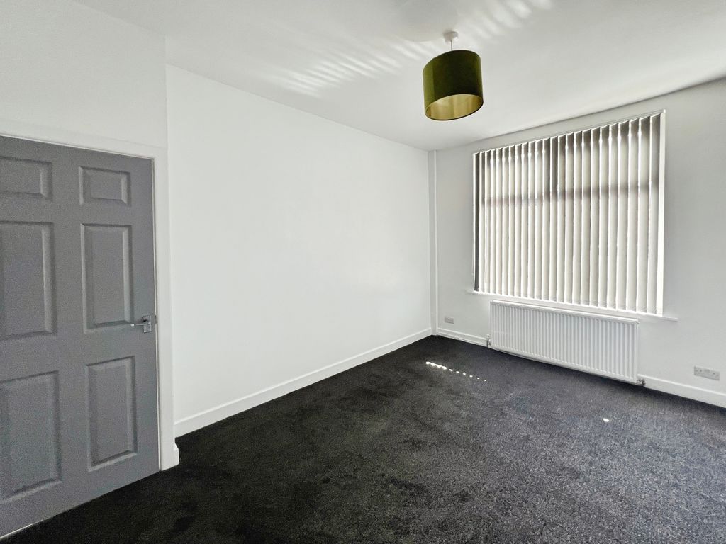 Property photo 2 of 14 Lounge