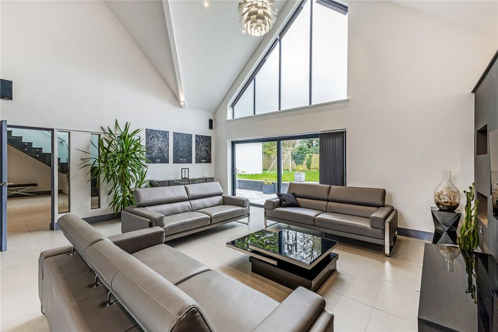 Property photo 2 of 16 Living Area