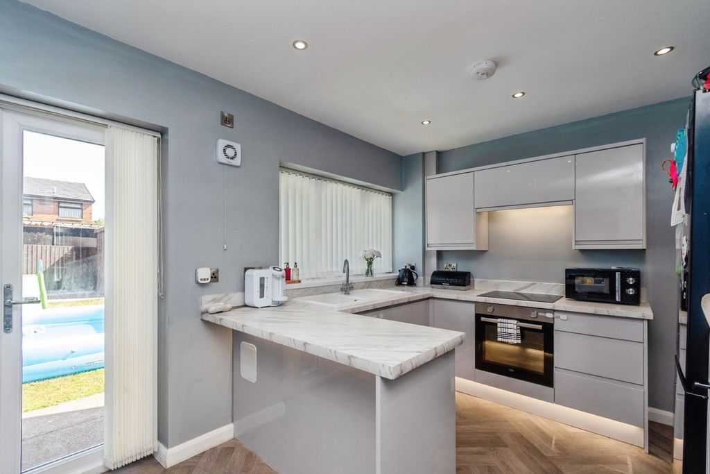 Property photo 2 of 18 Pbox-Img.Jpg