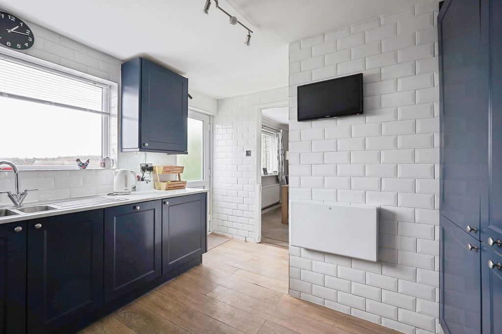 Property photo 3 of 17 Photo