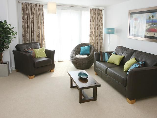 Property photo 3 of 6 Lounge