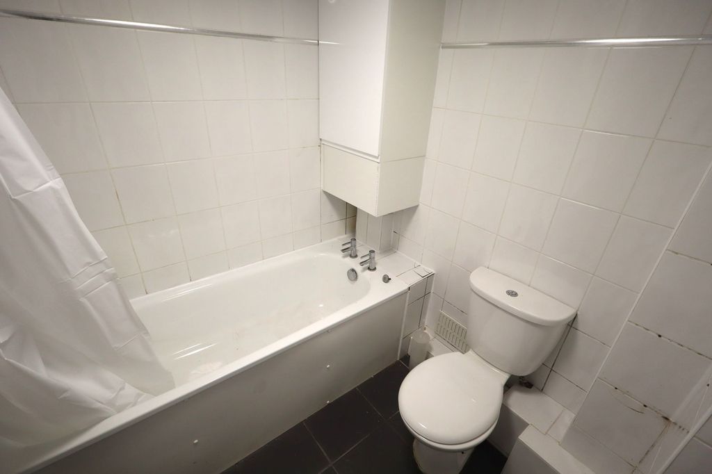 Property photo 3 of 6 Bathroom