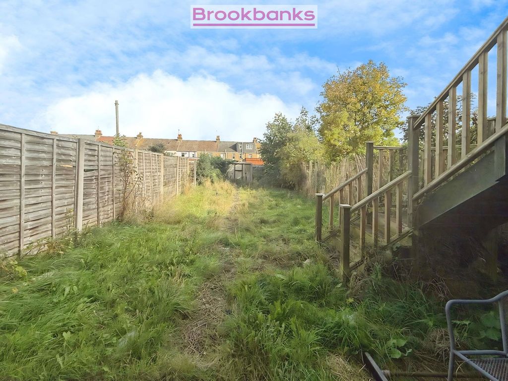 Property photo 2 of 9