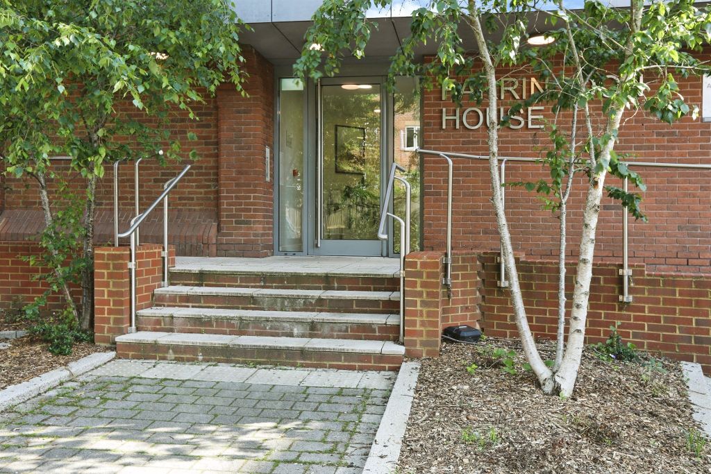 Property photo 1 of 9