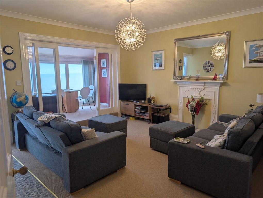 Property photo 2 of 22 Lounge 1.Jpg