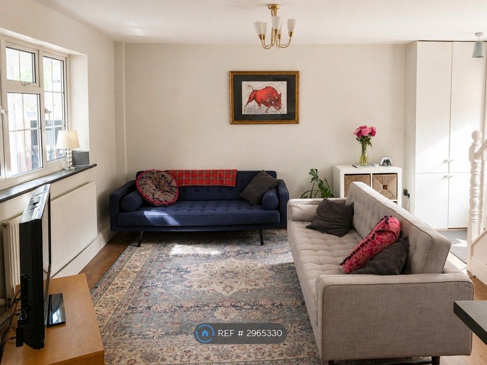 Property photo 2 of 17 Lounge Area
