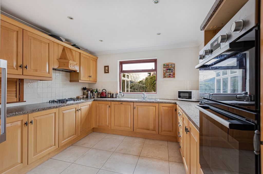 Additional image 7 of 5 bed detached house for saleEynsham Road, Botley OX2