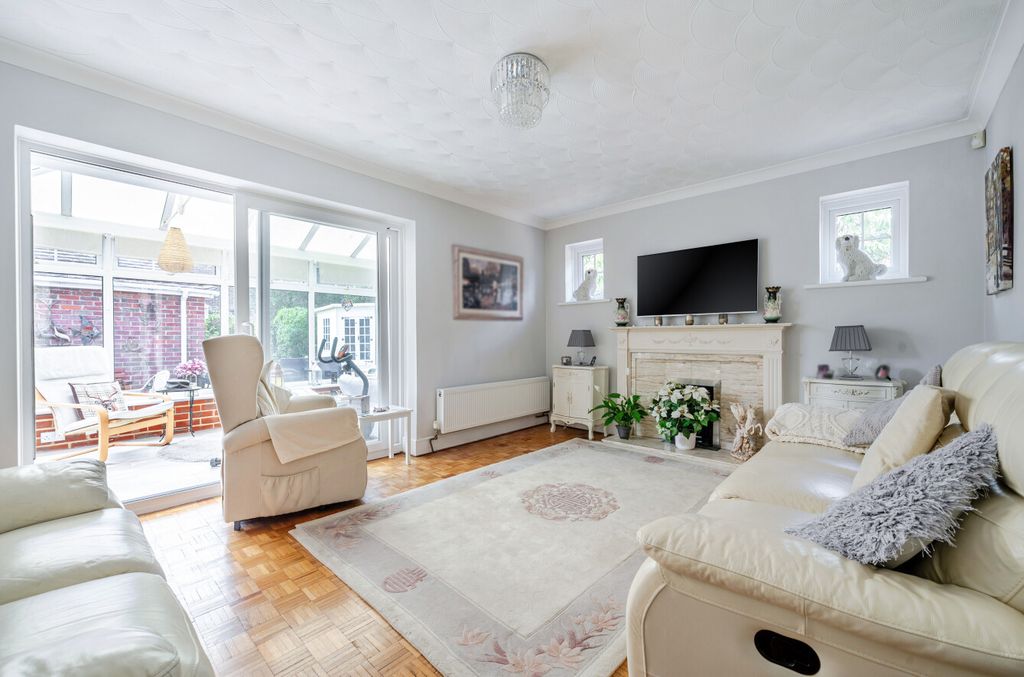 Property photo 2 of 14 1511312-15-6A870c...