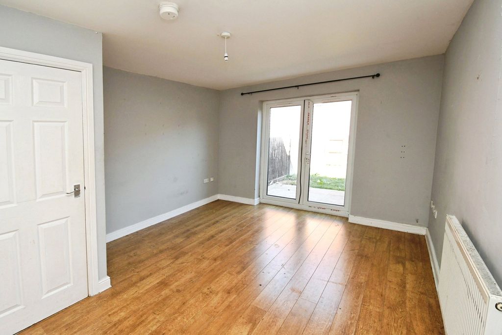 Property photo 2 of 17 Photo